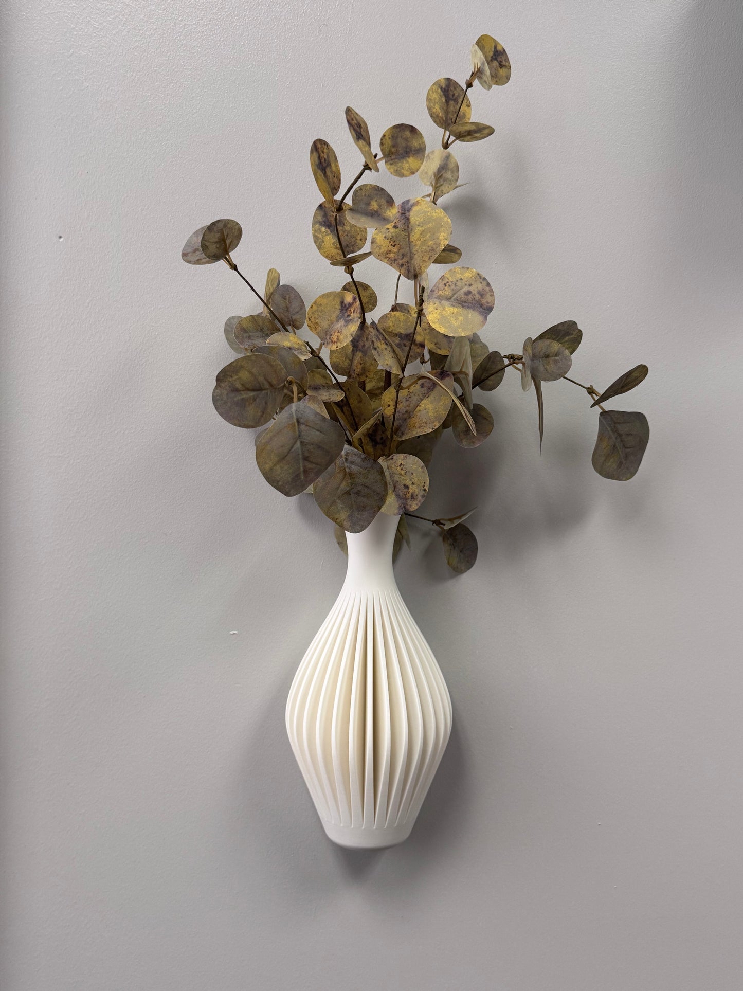 Kaze Vase — Japandi-Inspired Wall Mounted Vessel